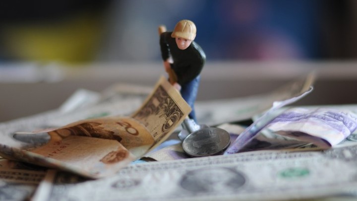 Два банка США приостановили операции по госдолгу России. Чем это грозит