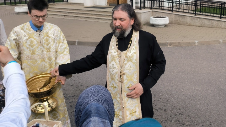Двери перед грехом закрыты: названы места и заведения, которые не хотят освящать батюшки