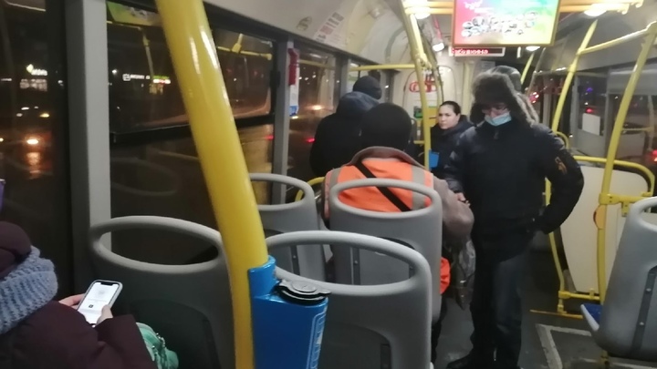 В Кургане кондуктор автобуса рассказала, как ребёнок оказался в поле