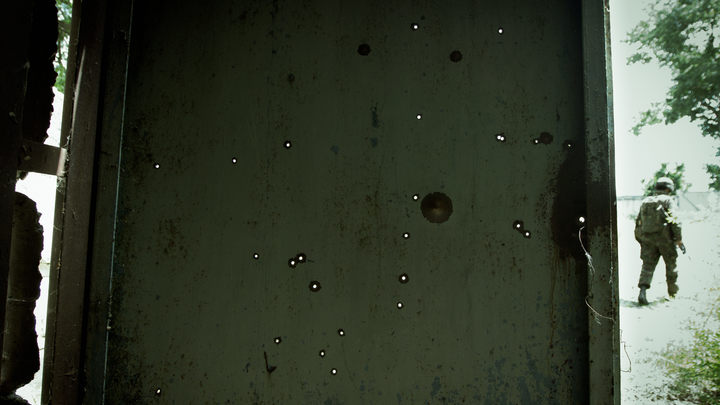 Украинские военные ударили по школе в ЛНР, заполненной детьми