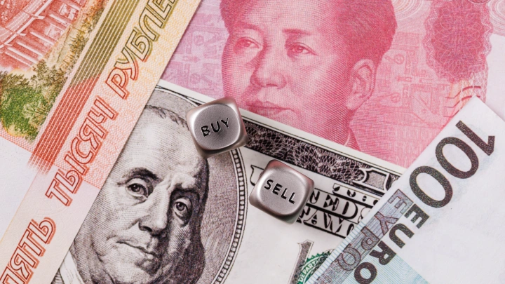 Угроза обвала рубля, дефицит бюджета - панацея от всех бед найдена: Чиновники в России пассивно ждут спасения