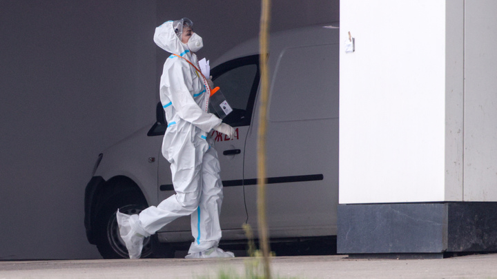 В краевой клинической больнице №2 показали, как выхаживают больных на ИВЛ и ЭКМО