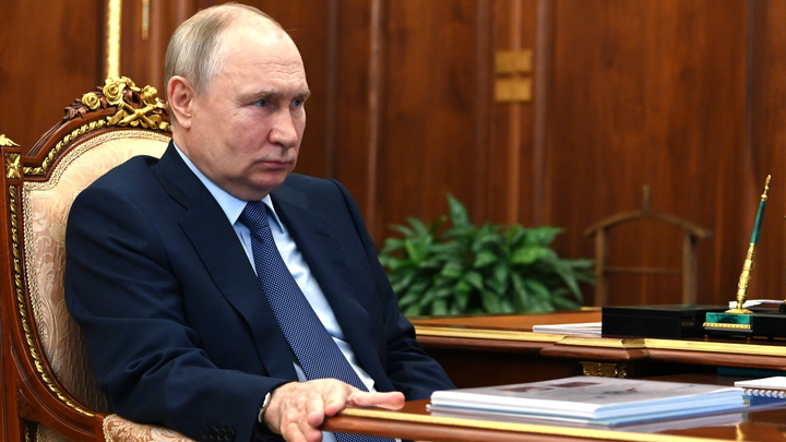 Президент Путин провёл совещание в штабе группировки войск в Ростове
