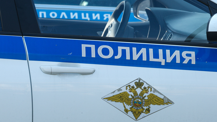 В Петербурге автомобиль снёс коляску с младенцем