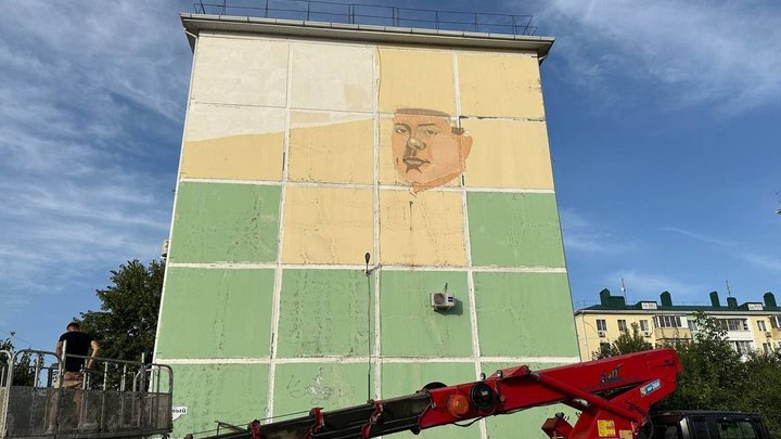 Под Краснодаром на пятиэтажном доме появится мурал погибшему на СВО лётчику