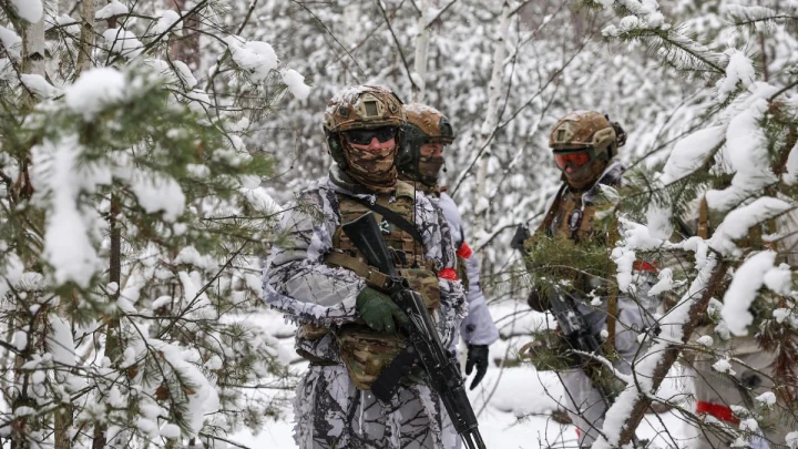 Русские десантники и бойцы Ахмата отбросили украинских боевиков на прежние позиции