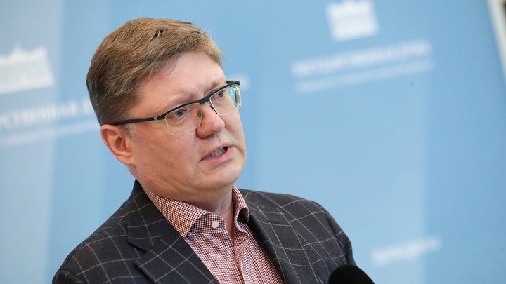 Нарочитая демонстрация сексуальности вульгарна: Депутат Андрей Исаев ответил на русские вопросы