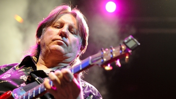 Собирается мёртвое воинство! Лоза подал в суд на Шнурова. Тот парировал дерзким стишком