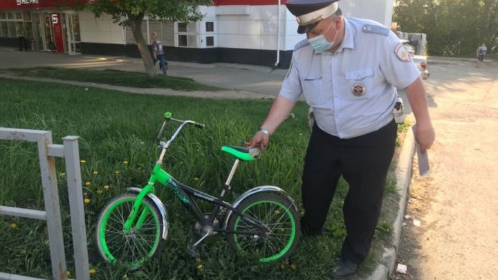 Школьник на велосипеде угодил под колеса иномарки в Екатеринбурге