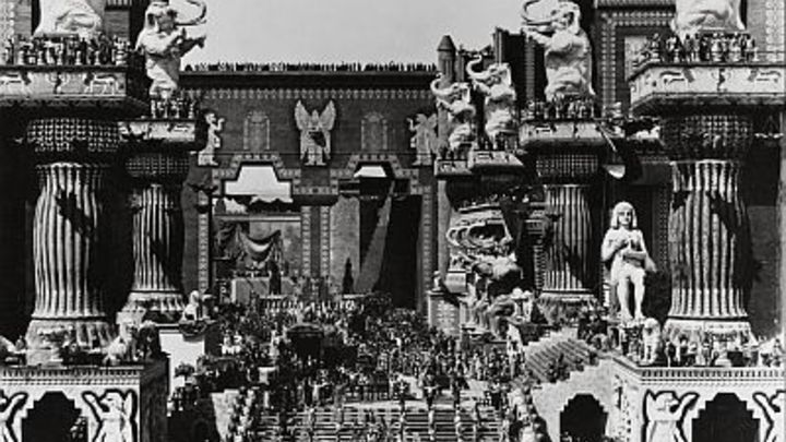 Так начинается классика. Почему нужно посмотреть 100-летний фильм Нетерпимость