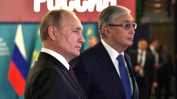 Нагоняй от Путина: Казахстан прикрыл лавочку по продаже оружия на Украину