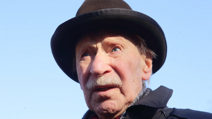 90-летний Краско впервые вышел на сцену после перенесенного COVID-19