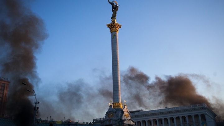 Киевский политолог назвал три последние опоры Украины: Давно бы расползлась