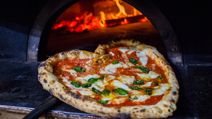 Пицца ценою в 10 лет тюрьмы: Граждане США ограбили курьера в Москве