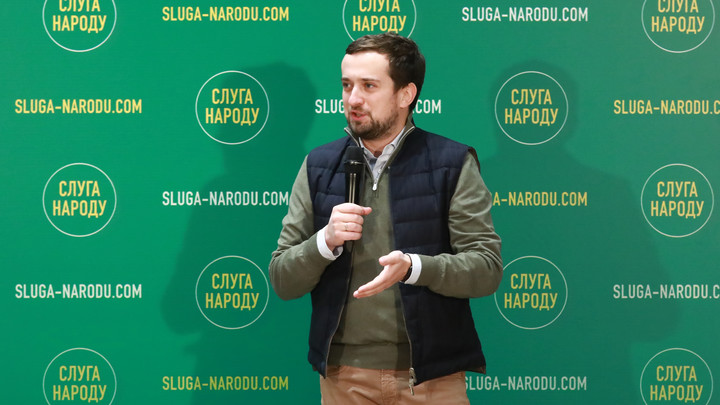 Кива показал говорящую запись в телефонной книге после увольнения Тимошенко: Кирюша съёмки клипов