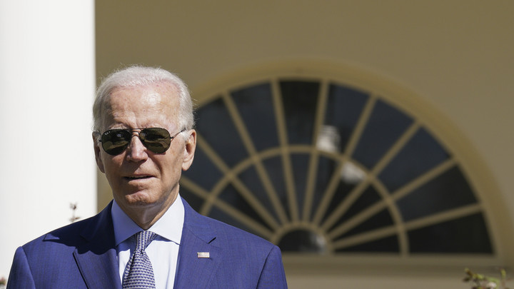 Байден сбежал с брифинга после вопроса про Северный поток