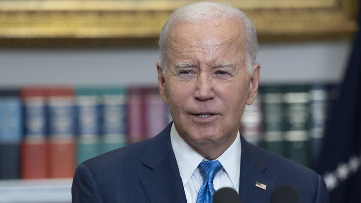 Экс-агент ЦРУ Джиральди: Байден может решиться на введение войск на Украину