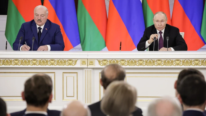 Лукашенко заявил, что Белоруссия не войдёт в состав России в ближайшее время: опубликованы кадры