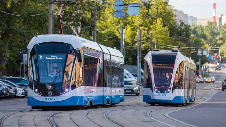 Без турникетов наземный транспорт в Москве стал ходить быстрее и чаще