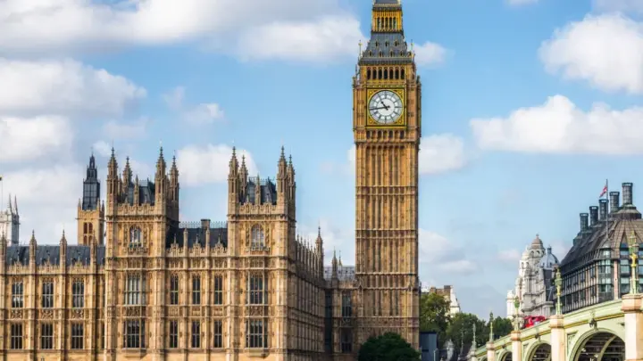 Карл III пригласил принца Гарри и Меган Маркл на свои похороны