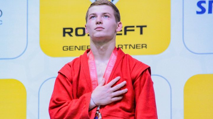 Кинешемец Александр Пшеничных завоевал золото на молодежном первенстве мира по самбо