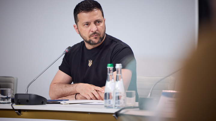 Зеленский пригрозил Польше, Словакии и Венгрии из-за украинского зерна