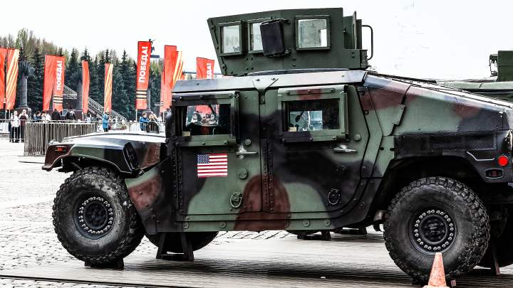 Офицер армии США понял, что Америка готовится к войне с Россией. Уволился и тут же уехал к нашим