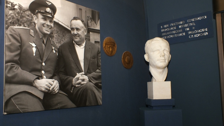 Илон Маск оставил три русских слова на стене Роскосмоса: помянули великолепного Королёва