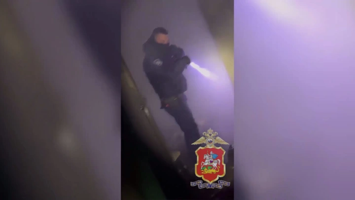 В Люберцах полицейские вынесли из огня двух женщин и лабрадора