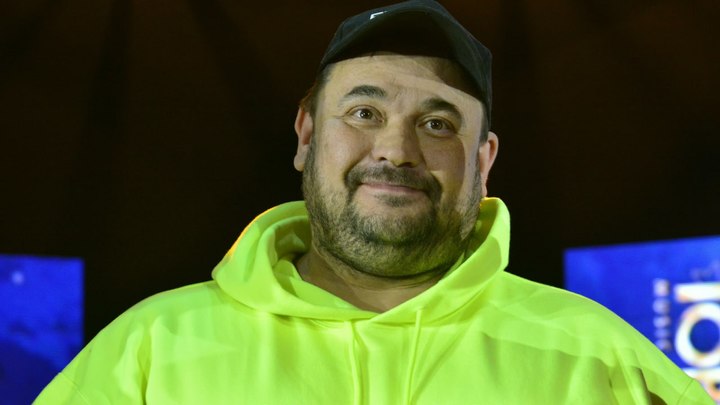 Звезда 90-х Сергей Жуков открыл бар «Руки вверх!» в Екатеринбурге с третьей попытки