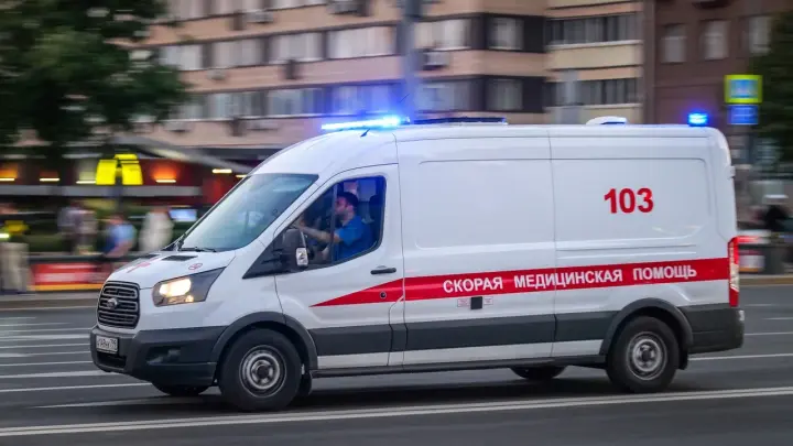 Попейте водички. Жизнь пациентки висит на волоске после визита к стоматологу — игла уже в желудке
