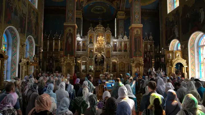 В Церкви объяснили, как отвечать на грубость пожилых прихожанок в храме