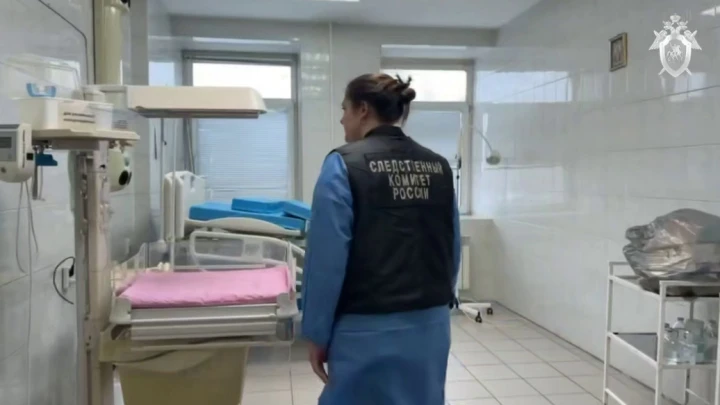 Работу СК в роддоме Новокузнецка, где умерли девять младенцев, сняли на видео