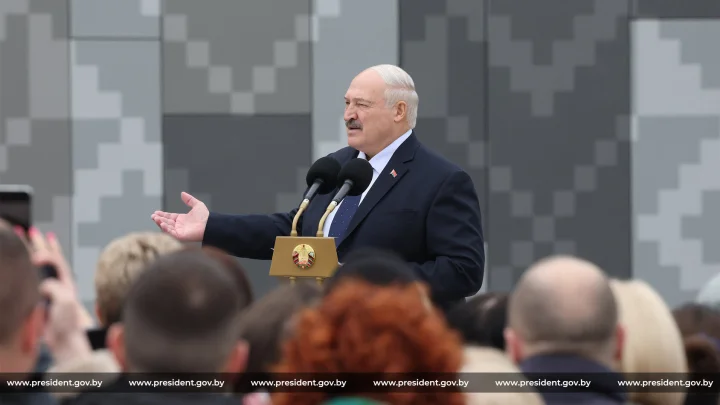 Лукашенко: Я задержался у власти, но потерпите (видео)