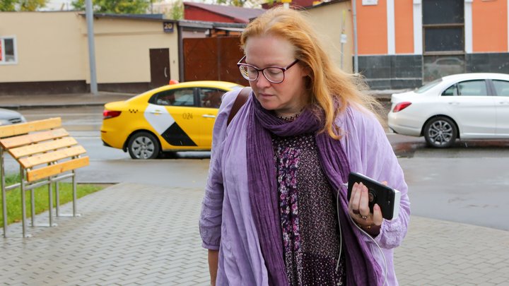 Актриса Юлия Ауг призналась: Россия нужна для заработка денег