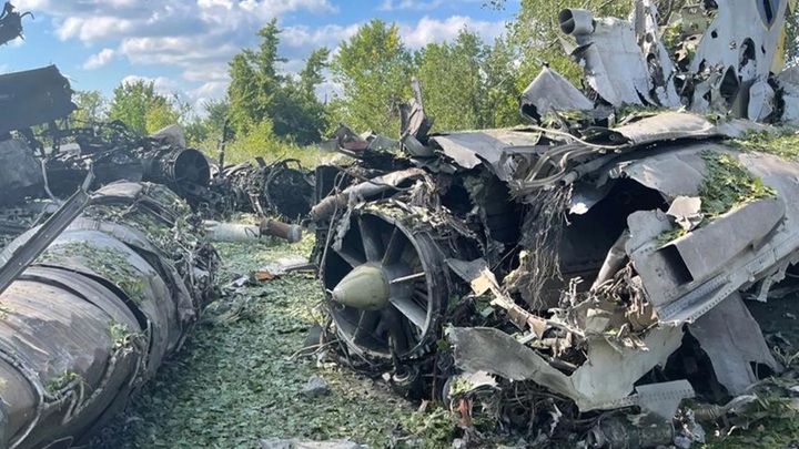 СБУ обнародовала фото аэродрома Канатово, уничтоженного ВС России после попытки угнать самолёт