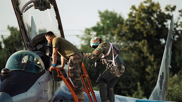 Пилотировать F-16 над Украиной будут натовцы. А сбивать их будем мы.