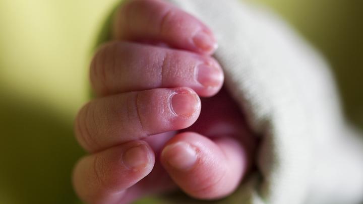 Малыш боролся за свою жизнь пять часов, а потом вздохнул в последний раз: Признание акушерки из Австралии