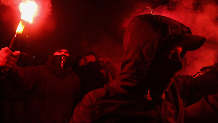 Бегущие из Донбасса ВСУ будут останавливать правосеки*: Киев начал масштабную переброску