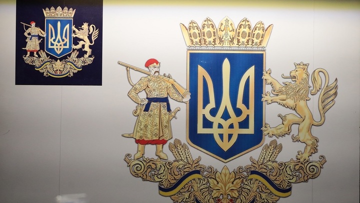 В Скадовске демонтировали памятник героям Украины