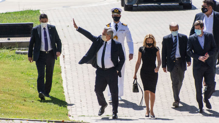 Открывается путь надежды: Президент Аргентины лично поблагодарил Путина за вакцину от COVID