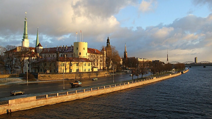 Готовится ограбление русских: Эксперт о ситуации в Латвии