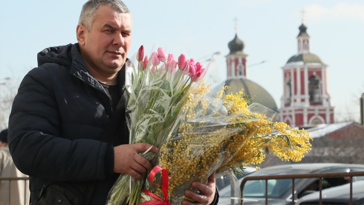 В Петербурге рекорд по стоимости цветов – их цена выросла на 24% перед 8 марта