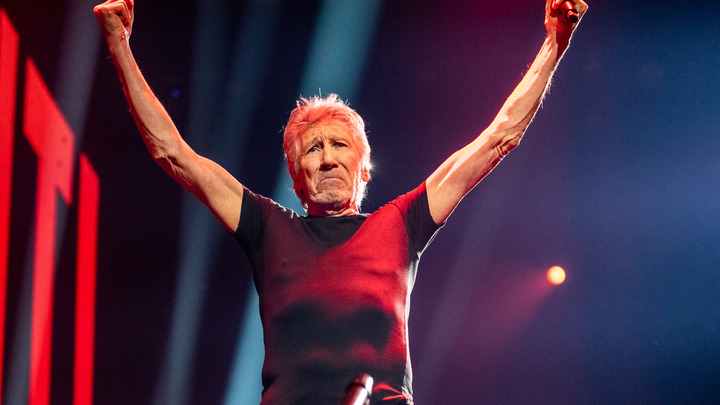 Разговаривать с русскими - как он смеет? Почему на Западе ненавидят основателя Pink Floyd Уотерса