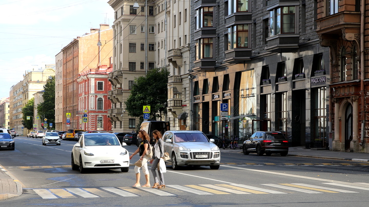 Платная парковка разгрузила дороги в Петербурге на 20%