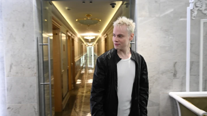 Мы встречаемся и поцеловал: SHAMAN назвал Екатерину Мизулину своей парой