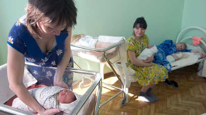 Мэр Среднеуральска нашёл оригинальное объяснение низкой рождаемости в городе