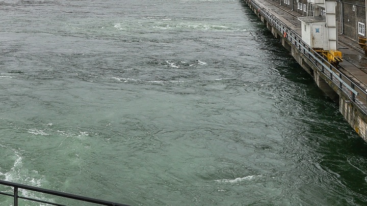 ВСУ продолжают обстреливать шлюзы Каховской ГЭС – Сальдо