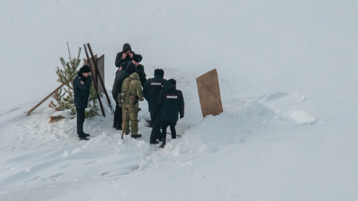 В Прикамье рыбак и его жена чудом спаслись, чуть не провалившись под лед