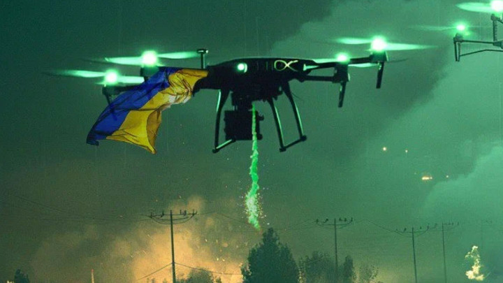 Украинские боевики с помощью Бабы-яги пытались прикрепить флаг на магнитах на телевышку в Кременной